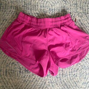 Lululemon hotty hots pink 2.5 shorts